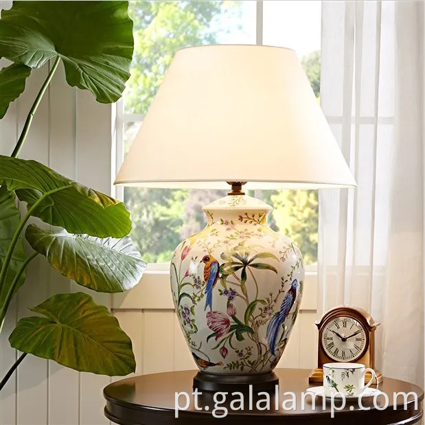 Lâmpada de cerâmica floral de coral requintada para decoração de casa elegante